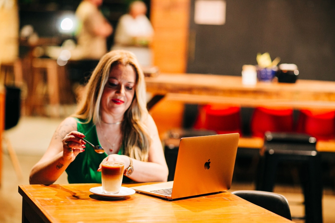 Andreia Santucci Andreia Santucci